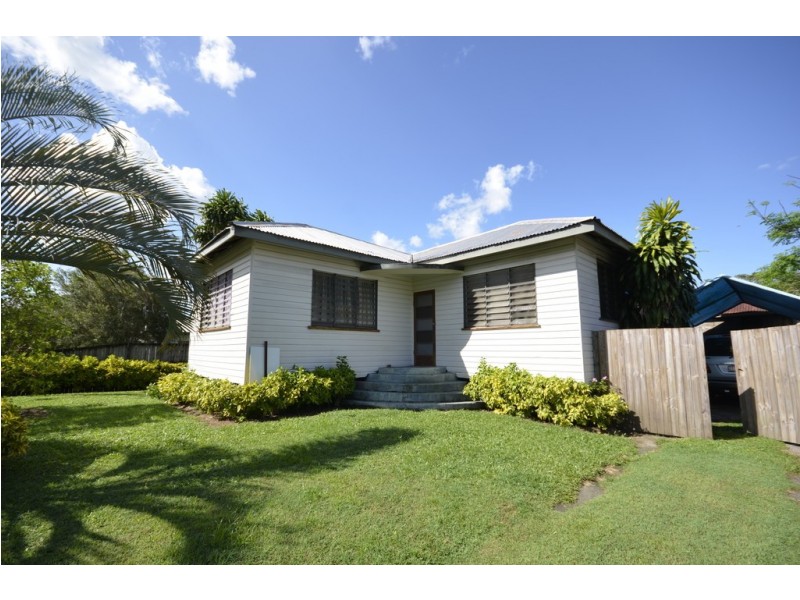 38 Pringle Street, Mossman QLD 4873