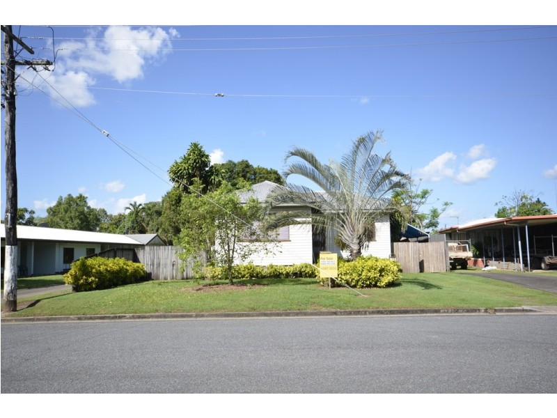 38 Pringle Street, Mossman QLD 4873