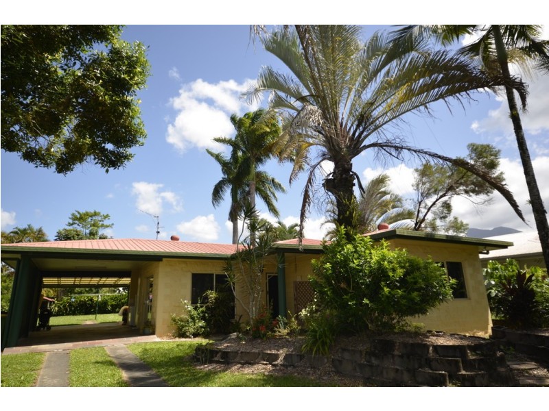 32 Middlemiss Street, Mossman QLD 4873