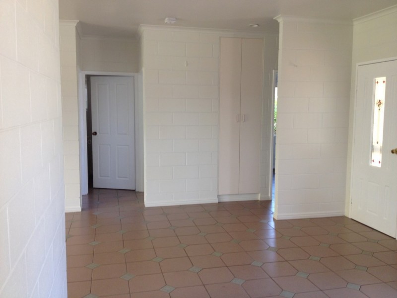 32 Middlemiss Street, Mossman QLD 4873