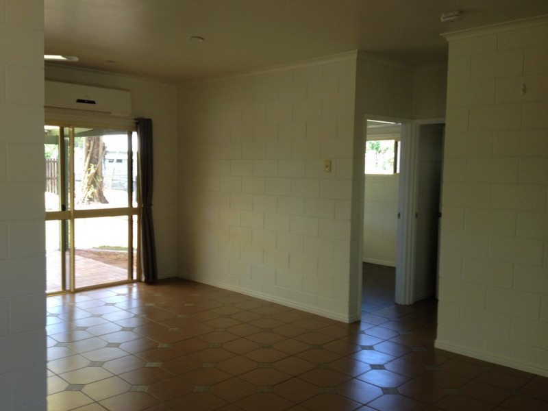 32 Middlemiss Street, Mossman QLD 4873