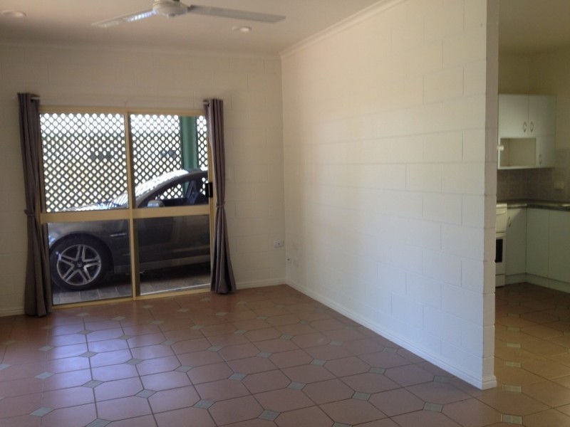 32 Middlemiss Street, Mossman QLD 4873