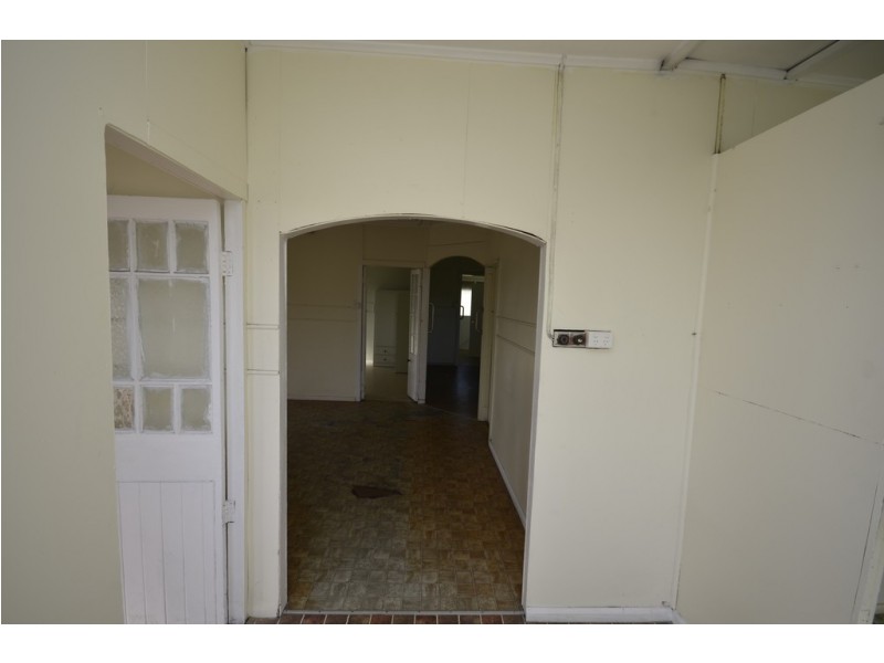 16 Junction Road, Mossman QLD 4873