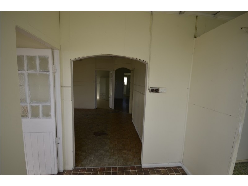 16 Junction Road, Mossman QLD 4873