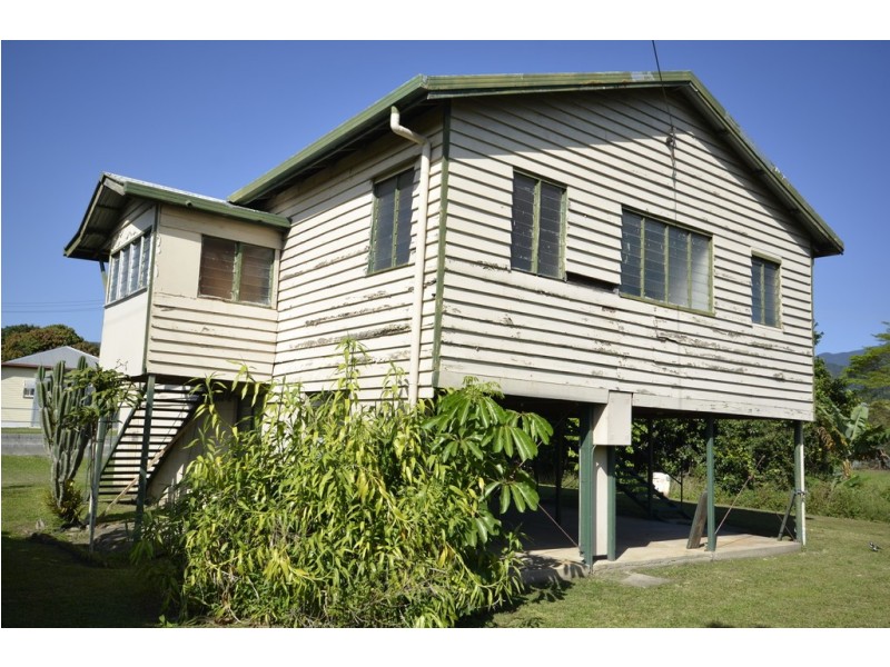 16 Junction Road, Mossman QLD 4873