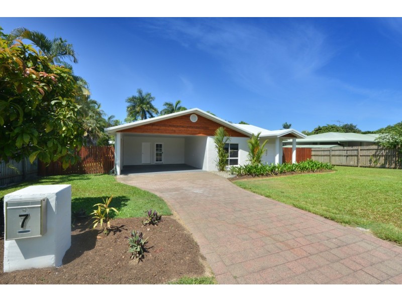 7 Endeavour Street, Port Douglas QLD 4877