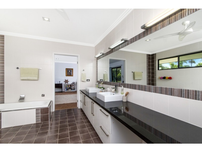 83 Mitre Street, Port Douglas QLD 4877