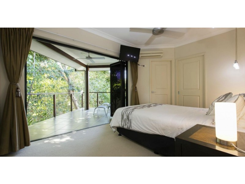 2/2 Morning  Close, Port Douglas QLD 4877