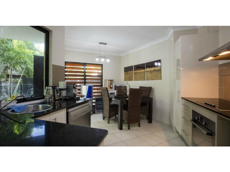 2/2 Morning  Close, Port Douglas QLD 4877