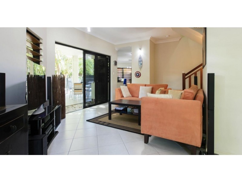 2/2 Morning  Close, Port Douglas QLD 4877