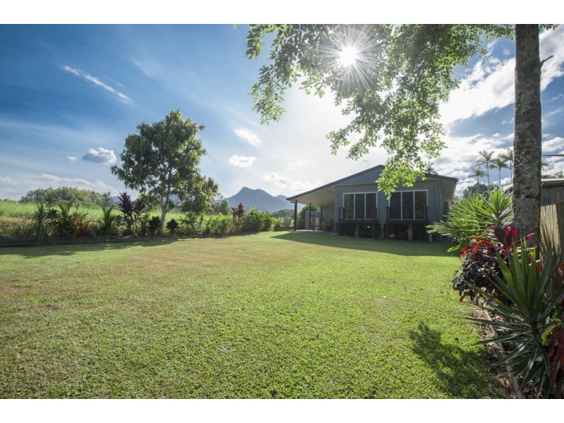 8 Crawford Street, Mossman QLD 4873