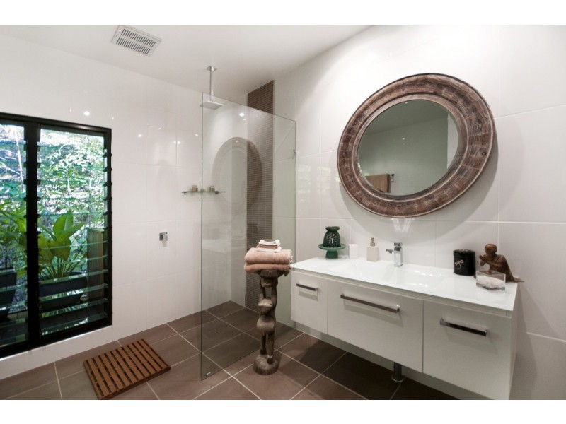 115-119 Coral Sea Drive, Mossman QLD 4873