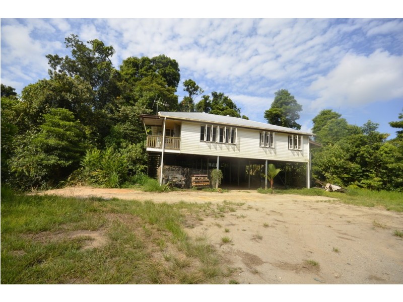 15 Whiteley Road, Miallo QLD 4873