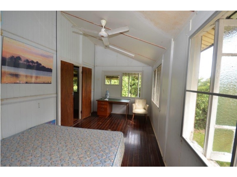 15 Whiteley Road, Miallo QLD 4873