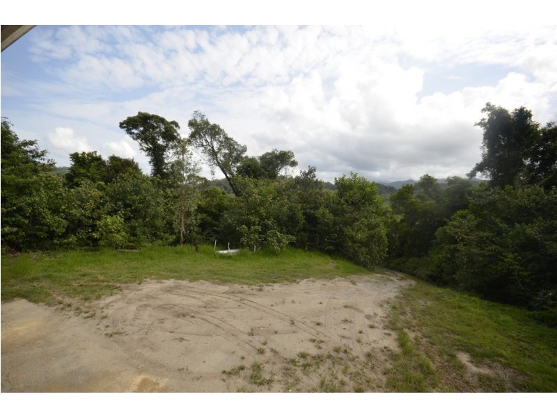 15 Whiteley Road, Miallo QLD 4873