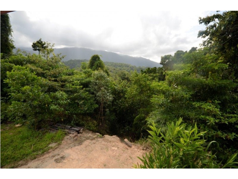 15 Whiteley Road, Miallo QLD 4873