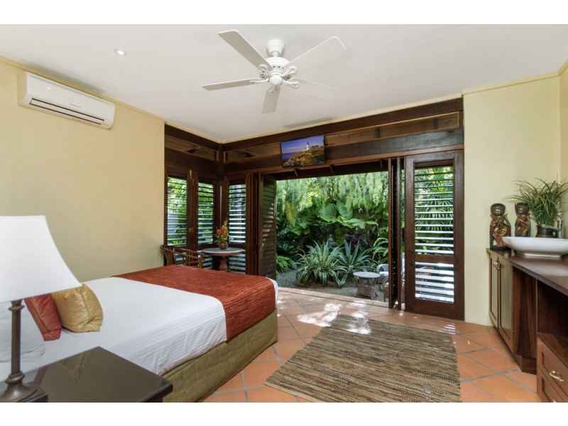 6 Solander Boulevard, Port Douglas QLD 4877