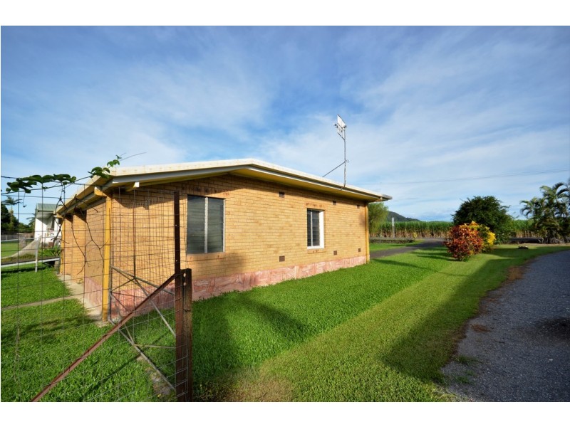 9 Cedars Street, Mossman QLD 4873