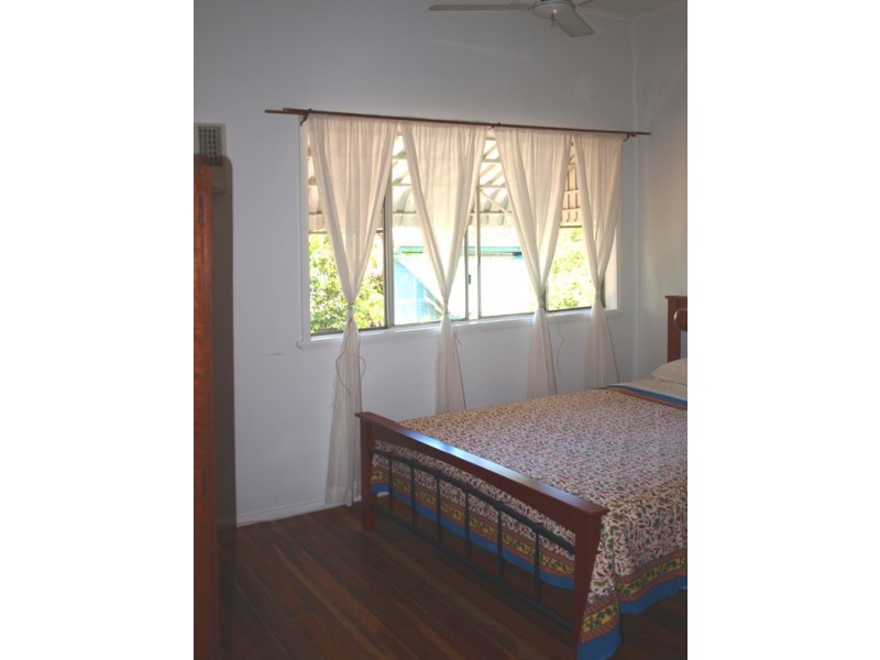 7 Mossman Street, Mossman QLD 4873