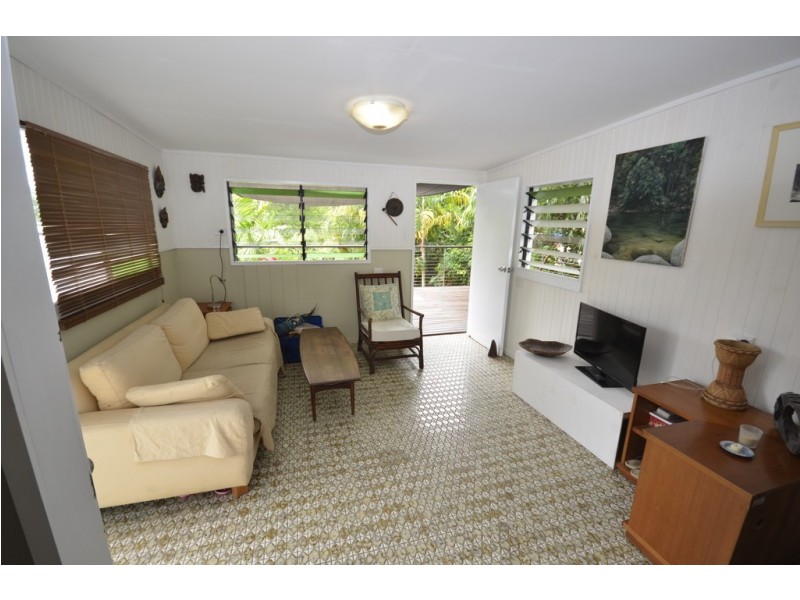 7 Mossman Street, Mossman QLD 4873