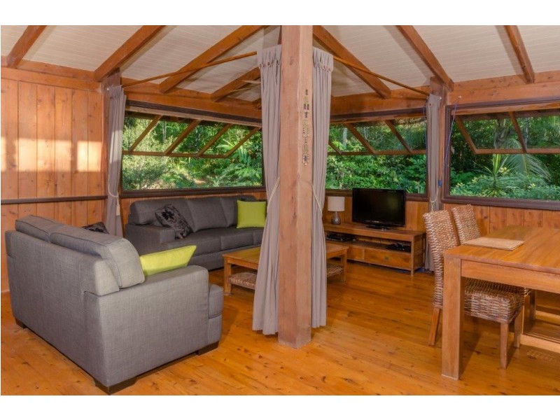 33 Carbeen Road, Daintree QLD 4873