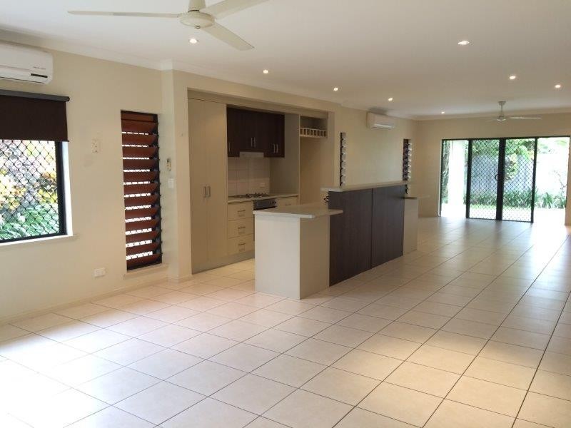52 Cooya Beach Rd, Cooya Beach QLD 4873