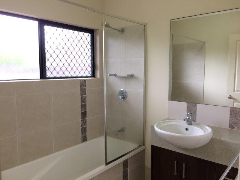52 Cooya Beach Rd, Cooya Beach QLD 4873