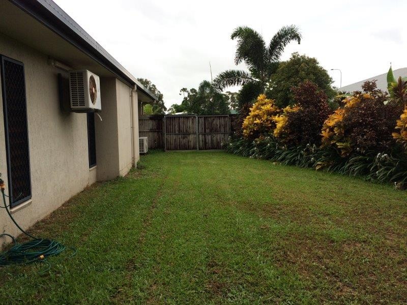 52 Cooya Beach Rd, Cooya Beach QLD 4873