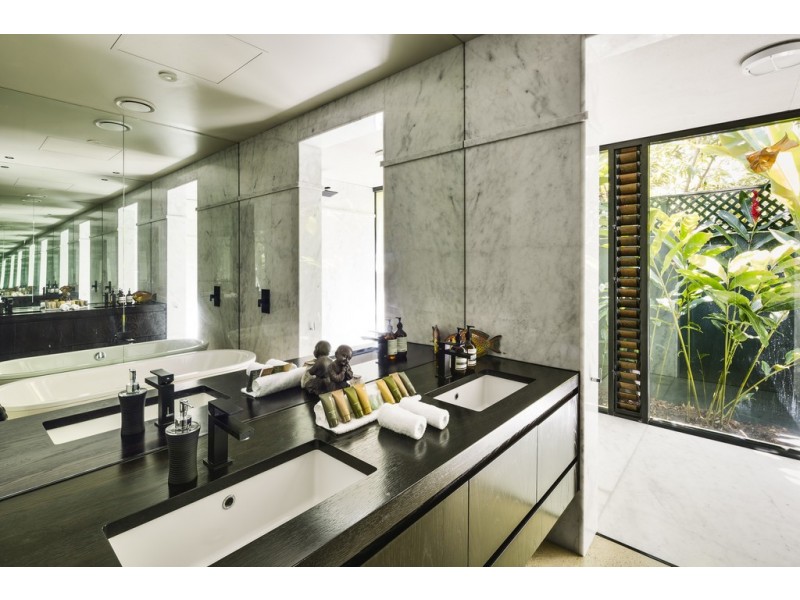 52 Beachfront Mirage, Port Douglas QLD 4877