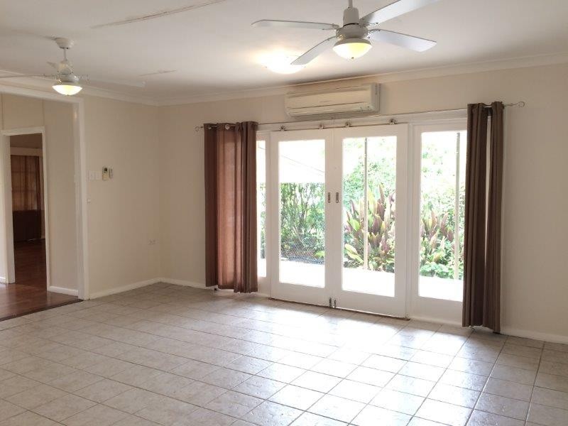 30 Thomas Street, Mossman QLD 4873