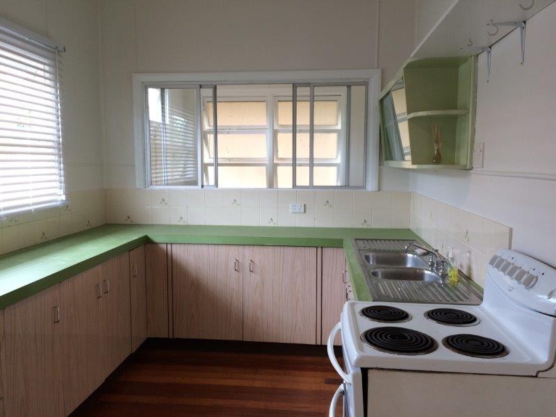 30 Thomas Street, Mossman QLD 4873