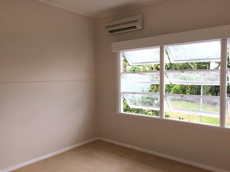 30 Thomas Street, Mossman QLD 4873