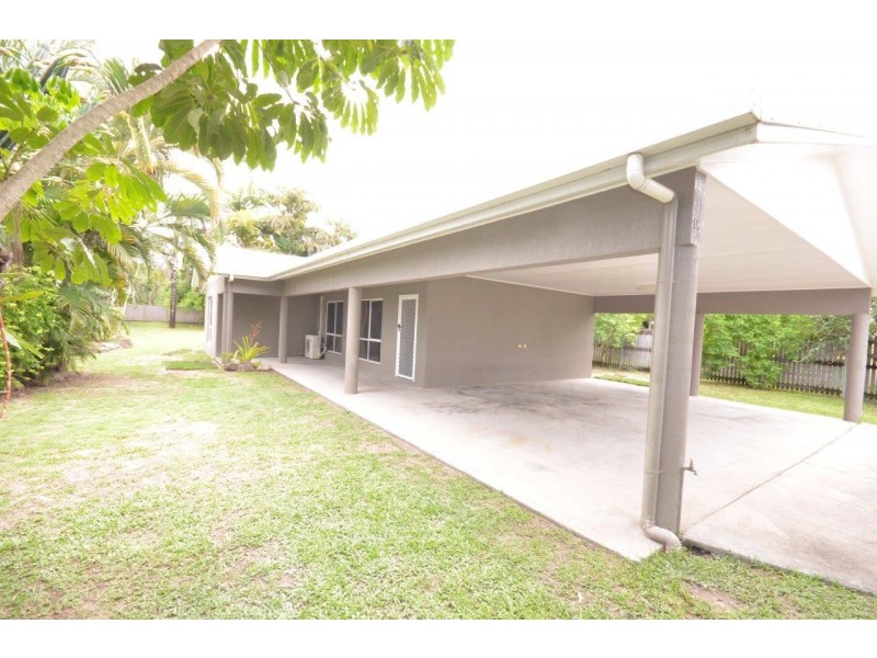 14 THOOLEER CLOSE, Cooya Beach QLD 4873
