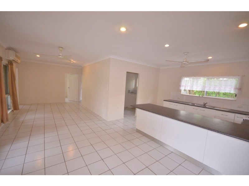 14 THOOLEER CLOSE, Cooya Beach QLD 4873