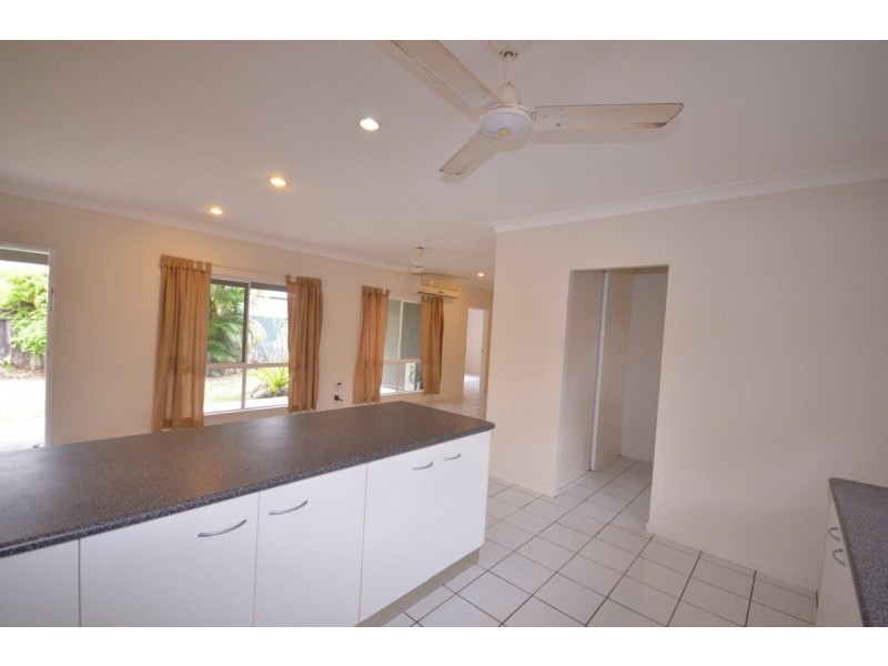 14 THOOLEER CLOSE, Cooya Beach QLD 4873