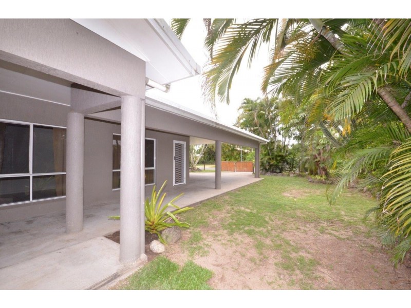 14 THOOLEER CLOSE, Cooya Beach QLD 4873