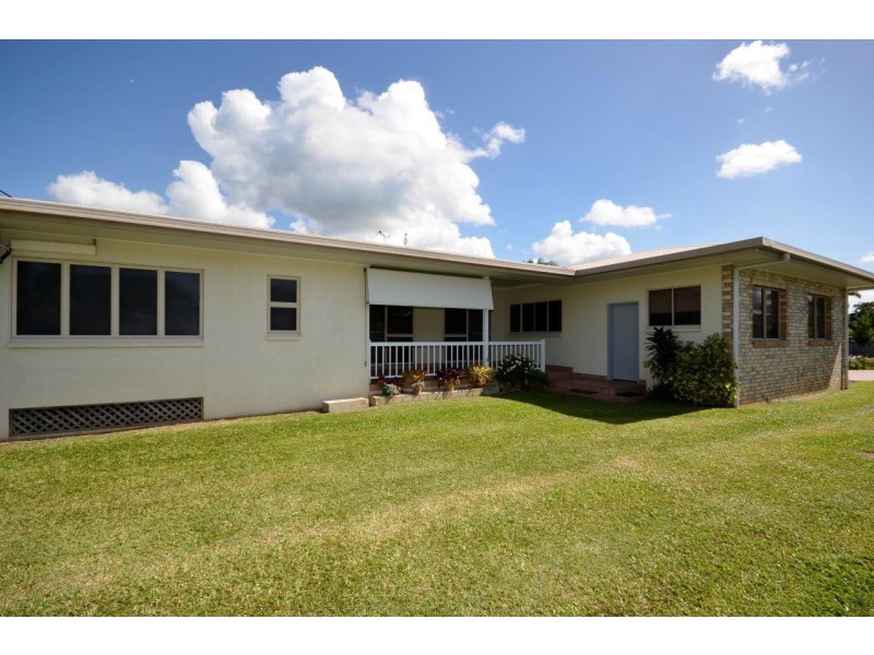 16 Grogan Street, Mossman QLD 4873
