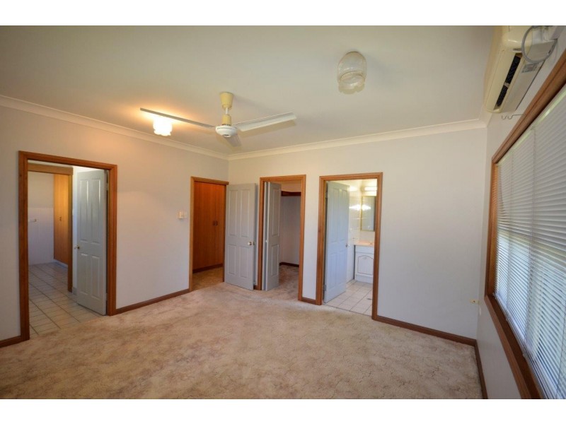 16 Grogan Street, Mossman QLD 4873