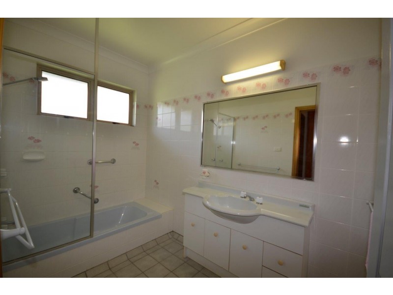 16 Grogan Street, Mossman QLD 4873