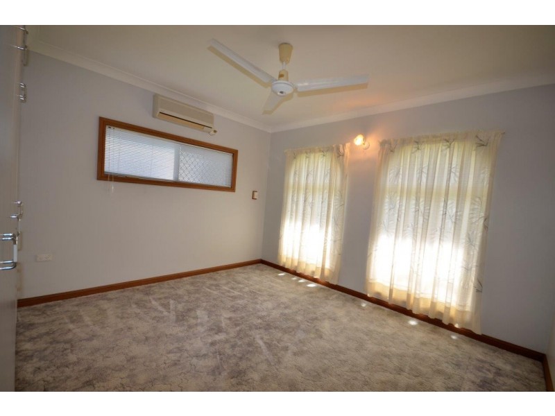 16 Grogan Street, Mossman QLD 4873