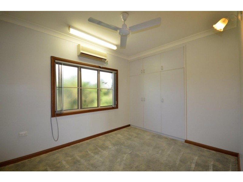 16 Grogan Street, Mossman QLD 4873
