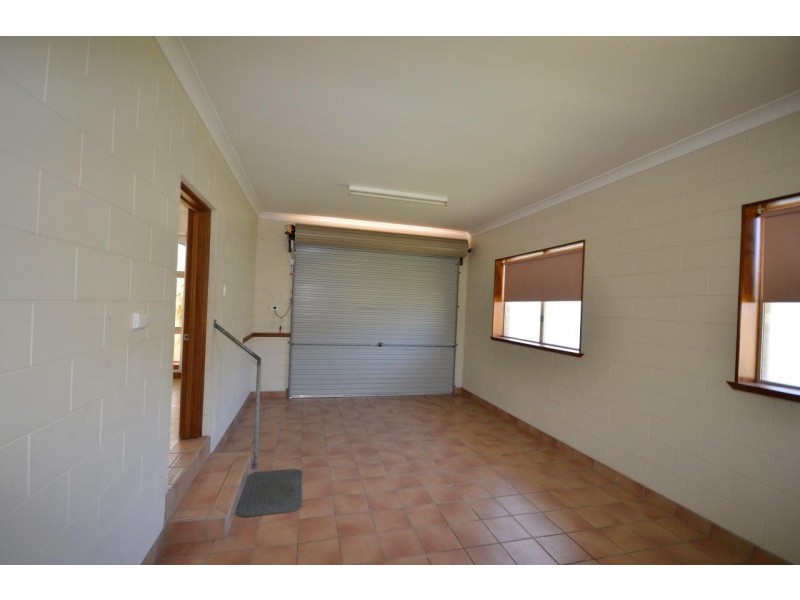 16 Grogan Street, Mossman QLD 4873