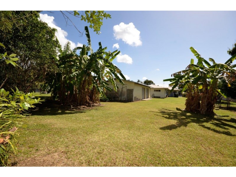 16 Grogan Street, Mossman QLD 4873