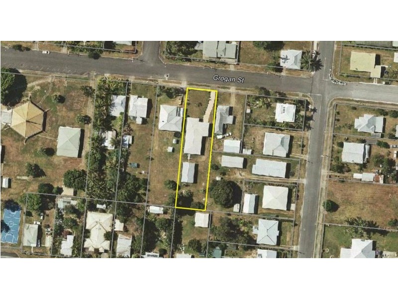 16 Grogan Street, Mossman QLD 4873