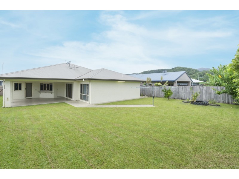 6 Riflebird Crescent, Mossman QLD 4873