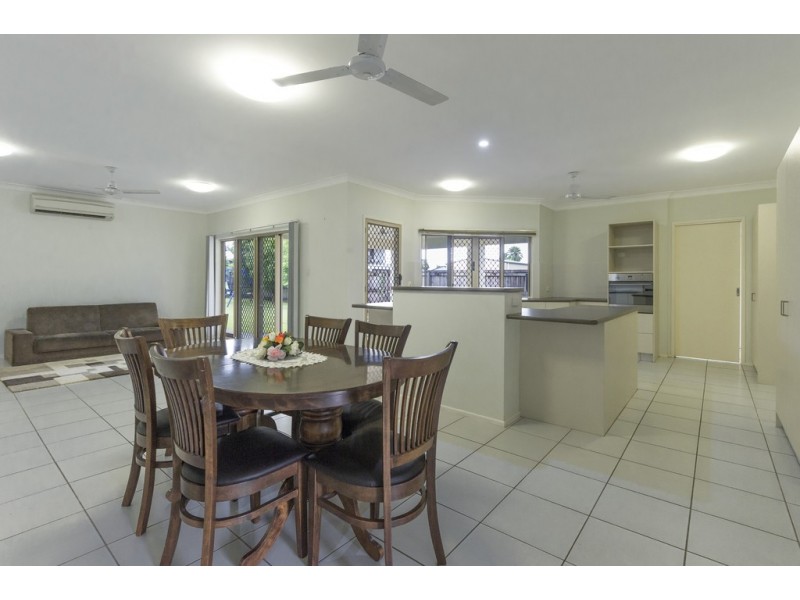 6 Riflebird Crescent, Mossman QLD 4873