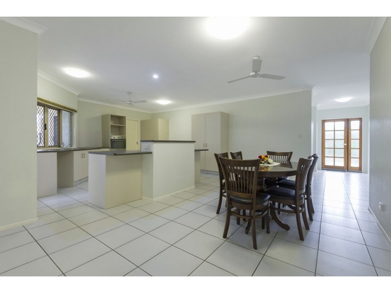6 Riflebird Crescent, Mossman QLD 4873
