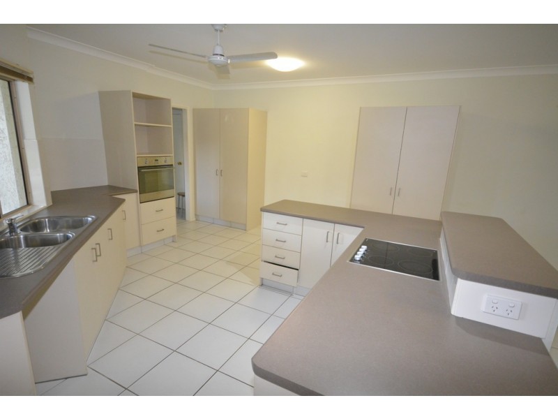 6 Riflebird Crescent, Mossman QLD 4873