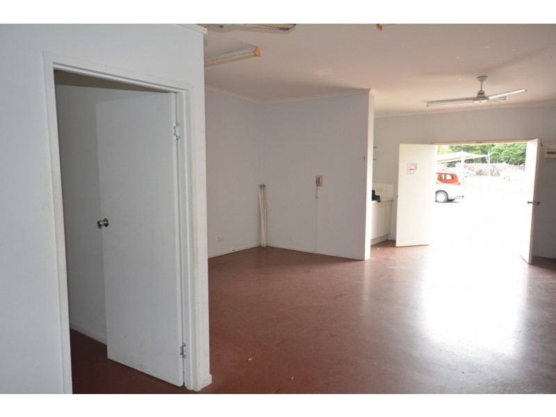 Shop 2 / 11 Warner Street, Port Douglas QLD 4877