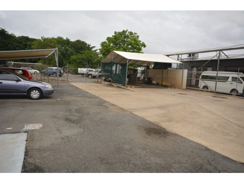 Shop 2 / 11 Warner Street, Port Douglas QLD 4877